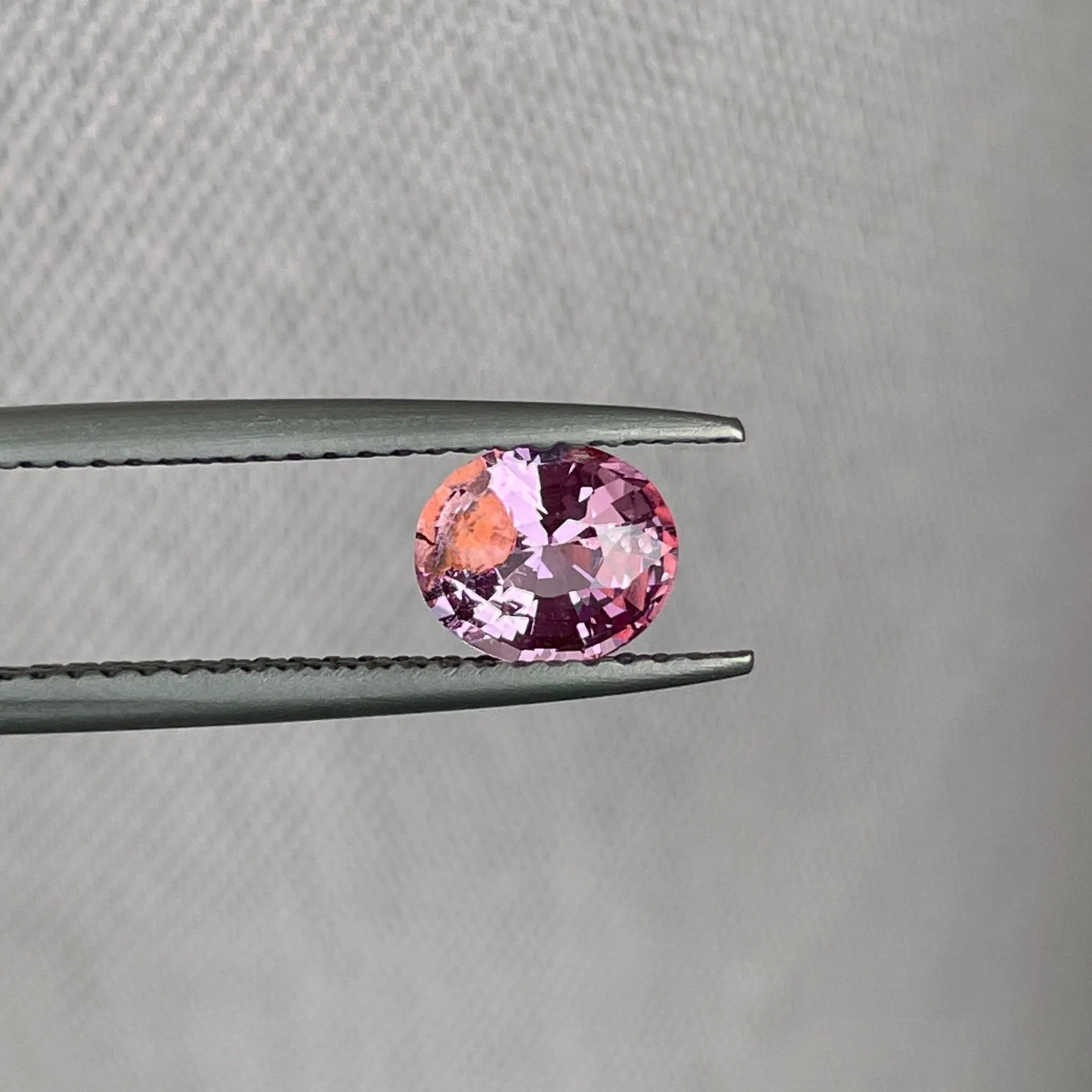 Oval Pink Sapphire 1.05 Carat Loose Gemstone Natural Unheated Stone for Making Jewellery. A perfect pink oval cut sapphire